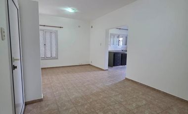 IMPERDIBLE CASA ESQUINA EN BARRIO PARQUE NORTE - MONTE CRISTO