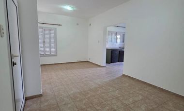 IMPERDIBLE CASA ESQUINA EN BARRIO PARQUE NORTE - MONTE CRISTO