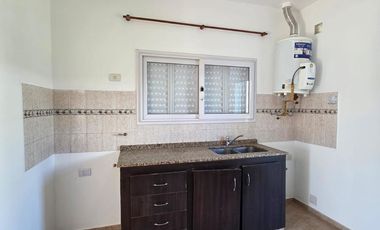 IMPERDIBLE CASA ESQUINA EN BARRIO PARQUE NORTE - MONTE CRISTO