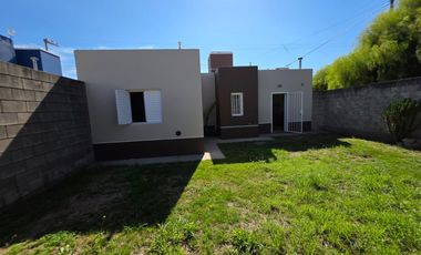 IMPERDIBLE CASA ESQUINA EN BARRIO PARQUE NORTE - MONTE CRISTO