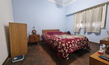 Galpón, casa 3 amb con jardín  venta