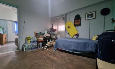 Galpón, casa 3 amb con jardín  venta