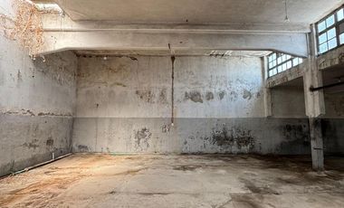 Galpón, casa 3 amb con jardín  venta