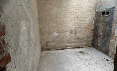 Galpón, casa 3 amb con jardín  venta