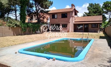 VENTA CASA MAR DE AJO SAN RAFAEL 4 AMBIENTES CON PILETA