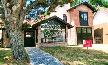 VENTA CASA MAR DE AJO SAN RAFAEL 4 AMBIENTES CON PILETA