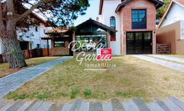 VENTA CASA MAR DE AJO SAN RAFAEL 4 AMBIENTES CON PILETA