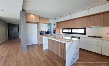 Casa de 6 ambientes En Venta  a estrenar en Greenville Polo Resort Hudson Berazategui