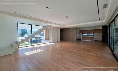 Casa de 6 ambientes En Venta  a estrenar en Greenville Polo Resort Hudson Berazategui