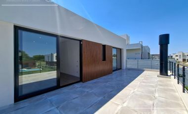 Casa de 6 ambientes En Venta  a estrenar en Greenville Polo Resort Hudson Berazategui