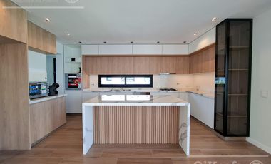 Casa de 6 ambientes En Venta  a estrenar en Greenville Polo Resort Hudson Berazategui