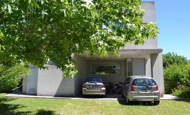 BAYUGAR PROPIEDADES/ LINDISIMA CASA EN VENTA EN AYRES DEL PILAR