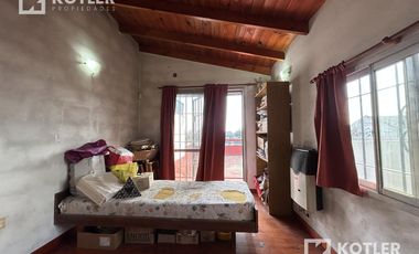 Casa con dos dormitorios y patio- Temperley