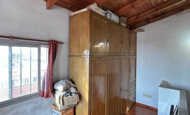 Casa con dos dormitorios y patio- Temperley