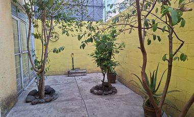 VENDO CASA SOLA CON DEPTO EN ANDRÉS MOLINA ENRIQUEZ, COL. REFORMA IZTACCIHUATL.