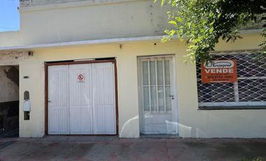 Casa a reciclar sobre lote de 8.66 por 34.64