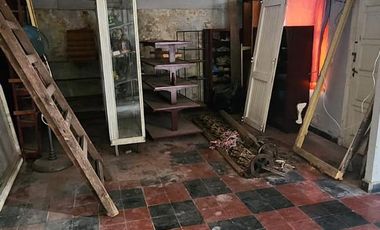 Casa a reciclar sobre lote de 8.66 por 34.64