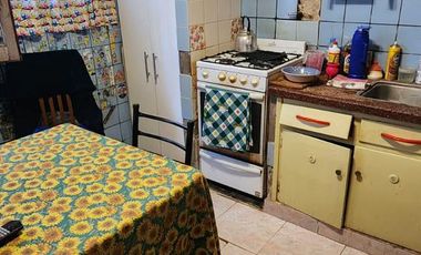 Casa a reciclar sobre lote de 8.66 por 34.64