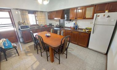 Venta Galpón/Depósito con Vivienda en Av. Provincias Unidas al 200