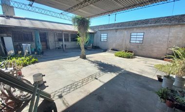 Venta Galpón/Depósito con Vivienda en Av. Provincias Unidas al 200