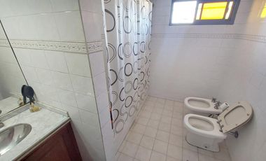 Venta Galpón/Depósito con Vivienda en Av. Provincias Unidas al 200