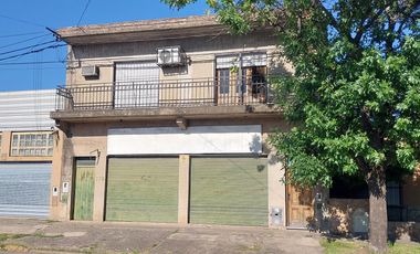 Venta Galpón/Depósito con Vivienda en Av. Provincias Unidas al 200
