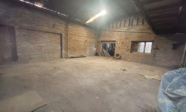 Venta Galpón/Depósito con Vivienda en Av. Provincias Unidas al 200