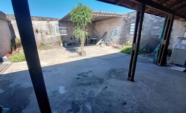 Venta Galpón/Depósito con Vivienda en Av. Provincias Unidas al 200