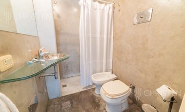 Casa en venta de 3 habitaciones y escritorio Patio y cochera barrio Constituyentes Santa Fe