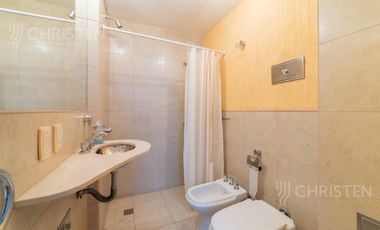 Casa en venta de 3 habitaciones y escritorio Patio y cochera barrio Constituyentes Santa Fe