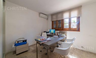 Casa en venta de 3 habitaciones y escritorio Patio y cochera barrio Constituyentes Santa Fe