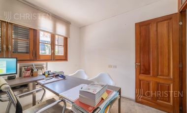 Casa en venta de 3 habitaciones y escritorio Patio y cochera barrio Constituyentes Santa Fe