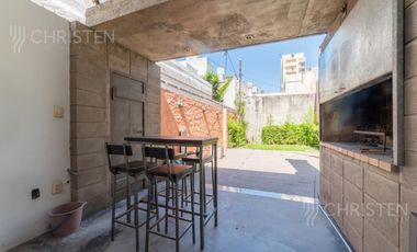 Casa en venta de 3 habitaciones y escritorio Patio y cochera barrio Constituyentes Santa Fe