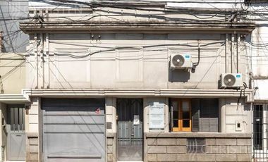 Casa en venta de 3 habitaciones y escritorio Patio y cochera barrio Constituyentes Santa Fe