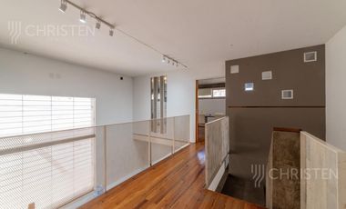 Casa en venta de 3 habitaciones y escritorio Patio y cochera barrio Constituyentes Santa Fe