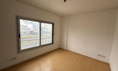 Alquiler - Departamento 2 amb. c/ cochera y Baulera - Ramos Mejia Norte