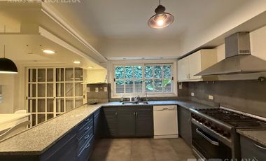 Casa en Olivos en alquiler, 7 ambientes
