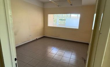 Local en esquina, Diagonal España y Santa Fe