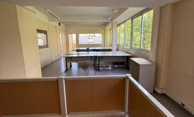 Local en esquina, Diagonal España y Santa Fe