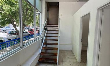 Local en esquina, Diagonal España y Santa Fe