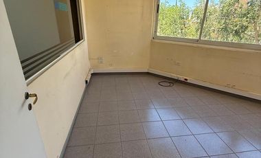 Local en esquina, Diagonal España y Santa Fe