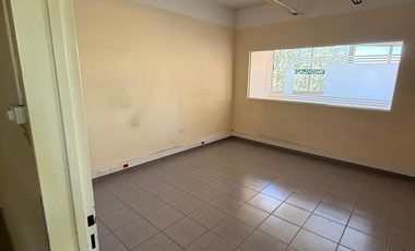 Local en esquina, Diagonal España y Santa Fe