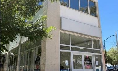 Local en esquina, Diagonal España y Santa Fe