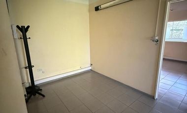 Local en esquina, Diagonal España y Santa Fe