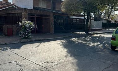 CASA EN VENTA Bº VILLA CABRERA - CERCA COLEGIO PEÑA Y AV. CARAFFA -