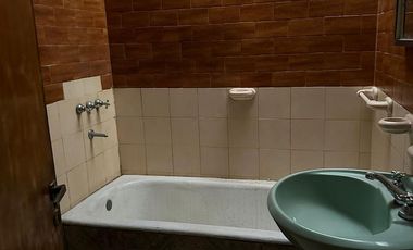 CASA EN VENTA Bº VILLA CABRERA - CERCA COLEGIO PEÑA Y AV. CARAFFA -
