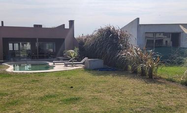 Casa en venta en Medal Country Club - 5 Ambientes