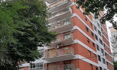 Departamento 4 ambientes con cochera en venta - Olivos-Vias/Maipu
