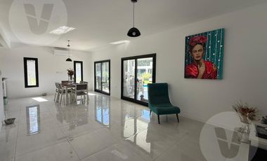 Casa en Venta - Barrio Lagos de Canning