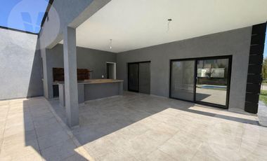 Casa en Venta - Barrio Lagos de Canning
